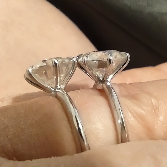 Fabulous 2.04 Ct Moissanite Diamond Silver Ring Womens Jewelry  Size 7 - Picture 2 of 5